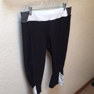 NWOT LEGGINGS - XL